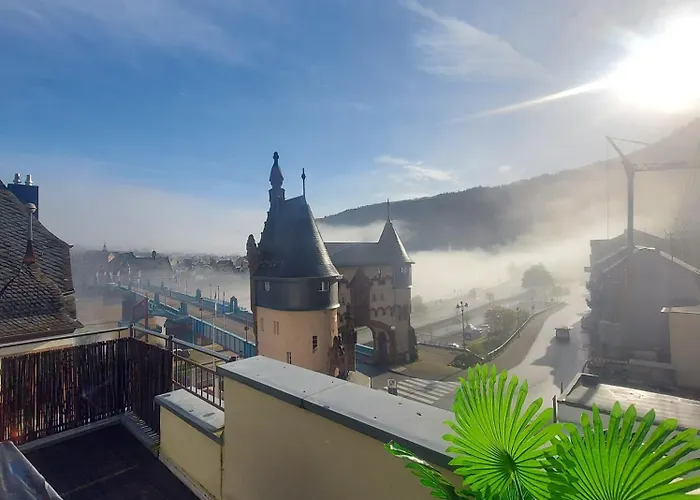 Blick Zum Brueckentor