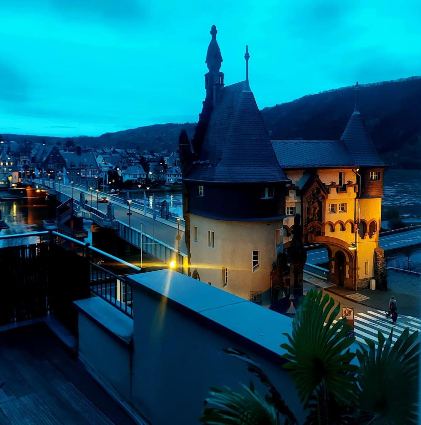 Blick Zum Brueckentor * Traben-Trarbach